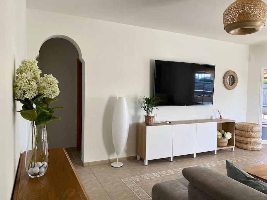 Comfortable Family House With Pool And Jacuzzi Costa De Antigua Ngoại thất bức ảnh