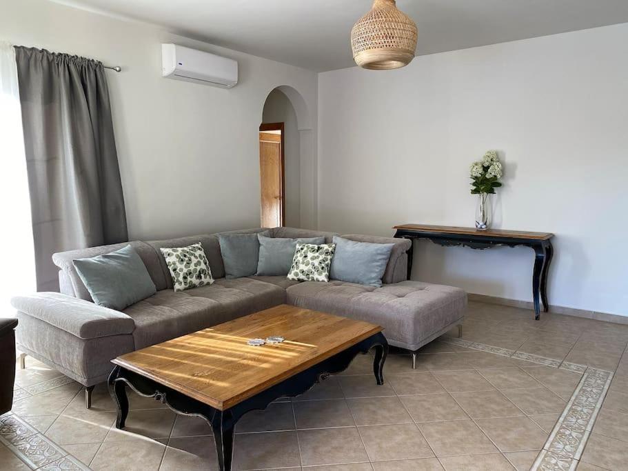 Comfortable Family House With Pool And Jacuzzi Costa De Antigua Ngoại thất bức ảnh